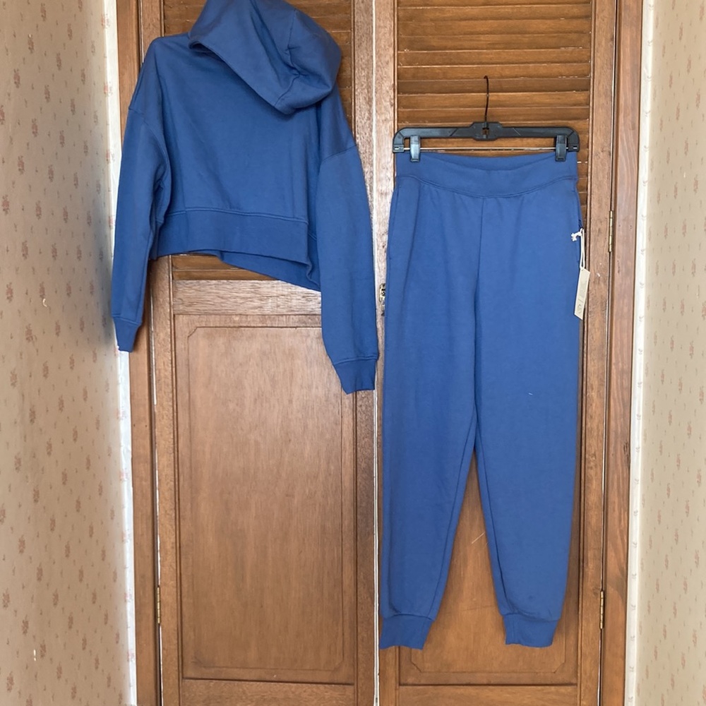 Brand New Forever 21 Athletic Pullove&Pants
